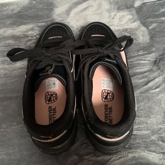 Puma shoes - Picture 2 of 3